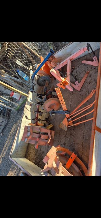 Vând motocultor cu accesorii