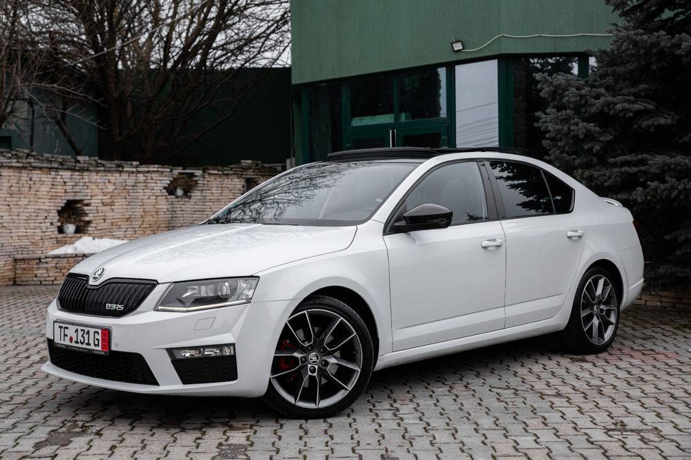 Skoda octavia VRS  2017 /2.0 diesel /184 CP /distronic /trapa Panorami