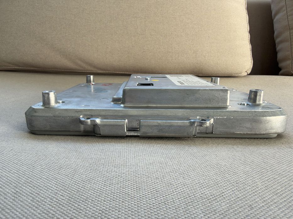 Display Volvo XC40 XC60 XC90 S60 V60 S90 V90 | OEM 32247465AA