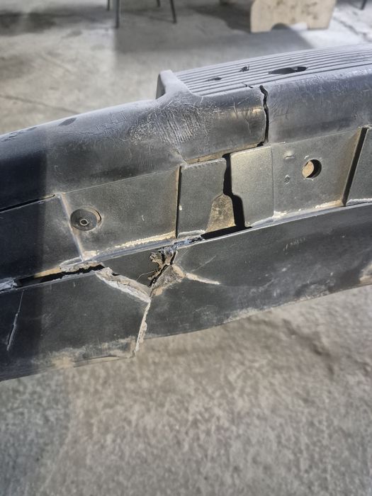 Передний бампер на Bmw E32 7ка