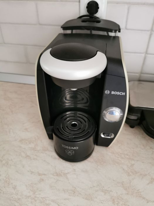 Espressor automat Bosch Tassimo TAS4011EE, 1300 W, 2 L, 3.3 bar,