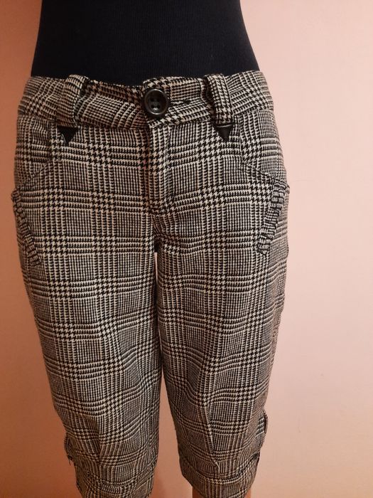 Панталони до коляно TRF нови