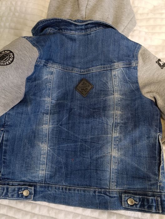 Новая джинсовая куртка для мальчика