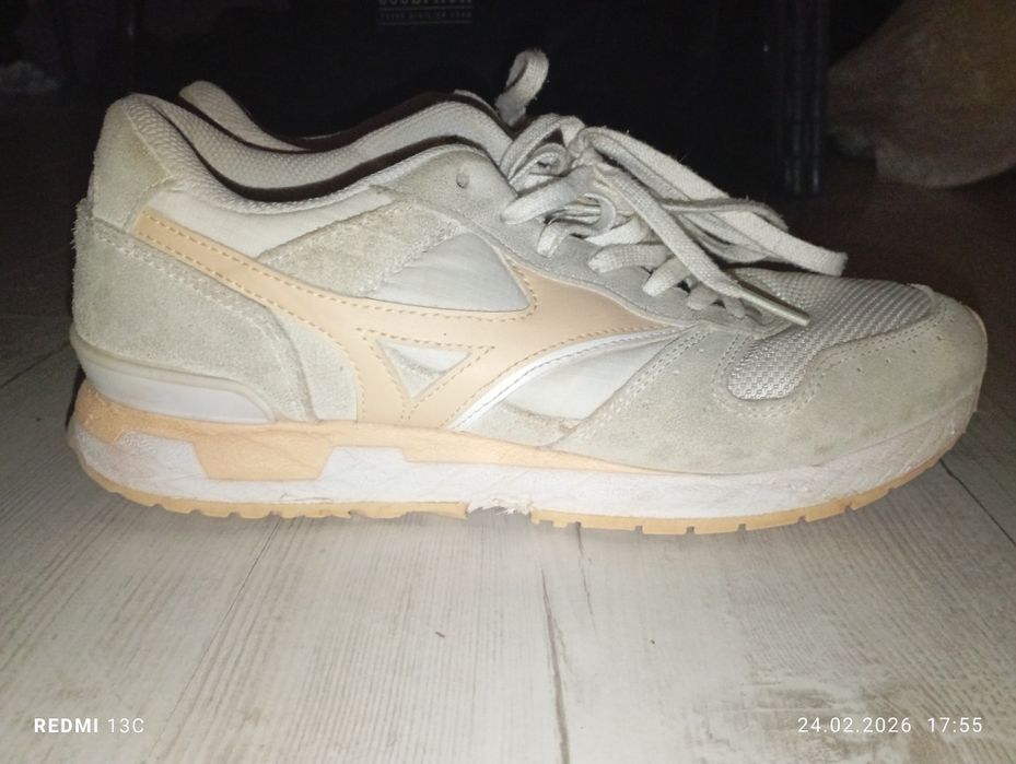 Маратонки MIZUNO