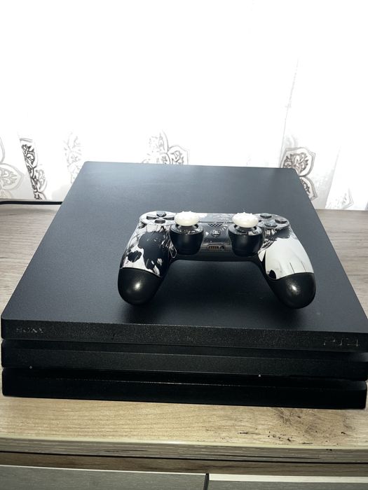 Playstation 4 PRO + controller + jocuri