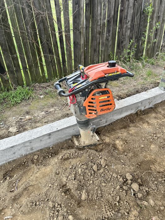 Mai compactor  de inchiriat