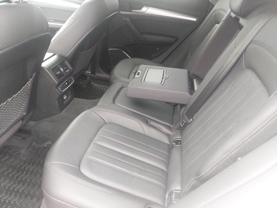 Vând Audi Q5,  2020,2l ,benzină!
