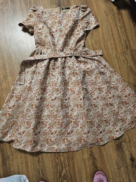 Платья женские отдам даром