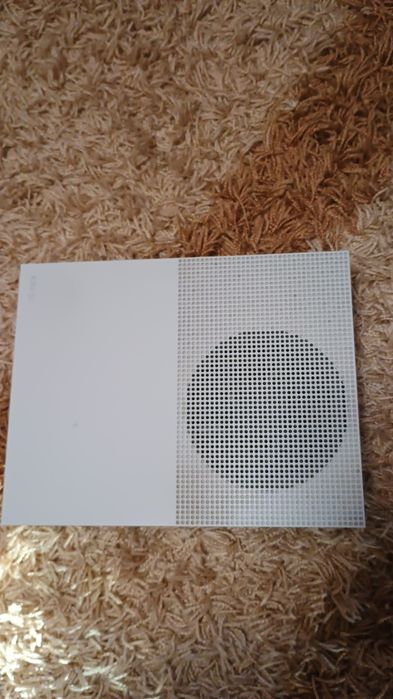 Vând Xbox one s 600 de lei