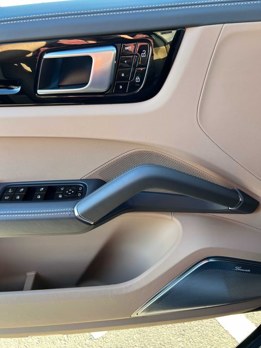 Porsche Cayenne E-Hybrid 580 bhp | Akrap | Pano | Soft | Air | Burmstr