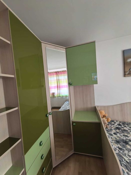 vand mobila dormitor copil, executata la comanda