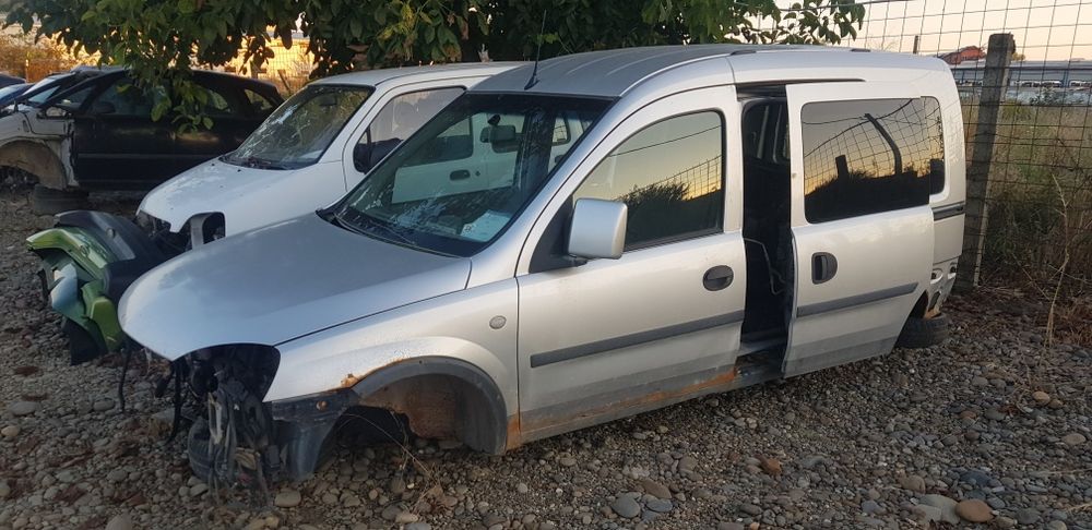 Dezmembram Opel Combo 1.7 DTH