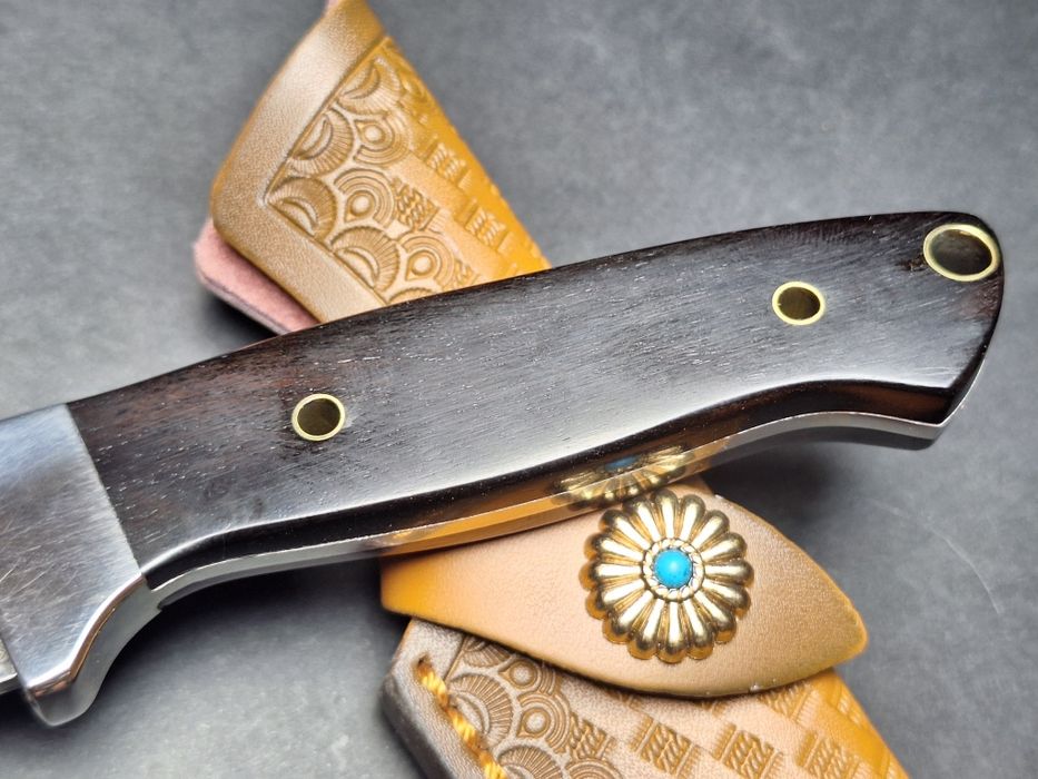 Ловен нож от дамаска стомана VG10 с кожена кания