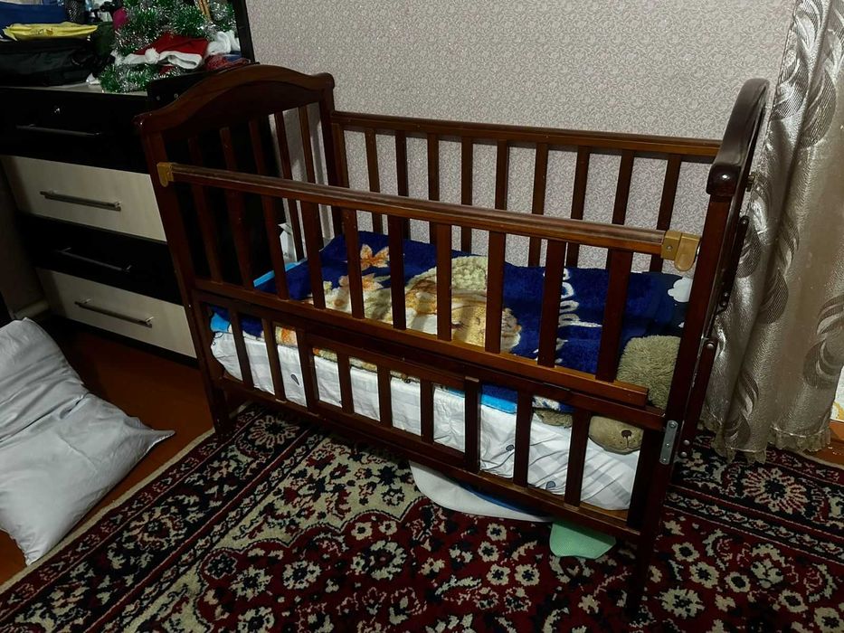 Детская кровать манеж