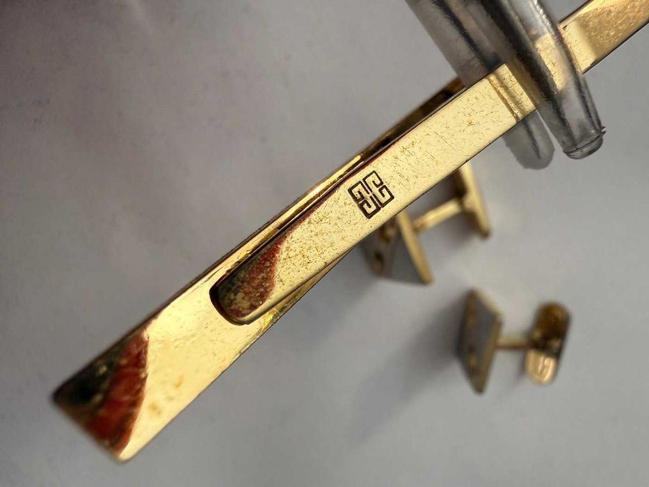 Set accesorii de lux Givenchy - Butoni si ac pentru cravata