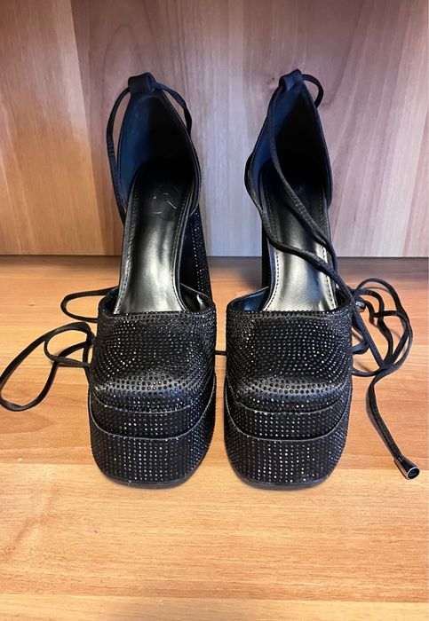 Pantofi cu platforma