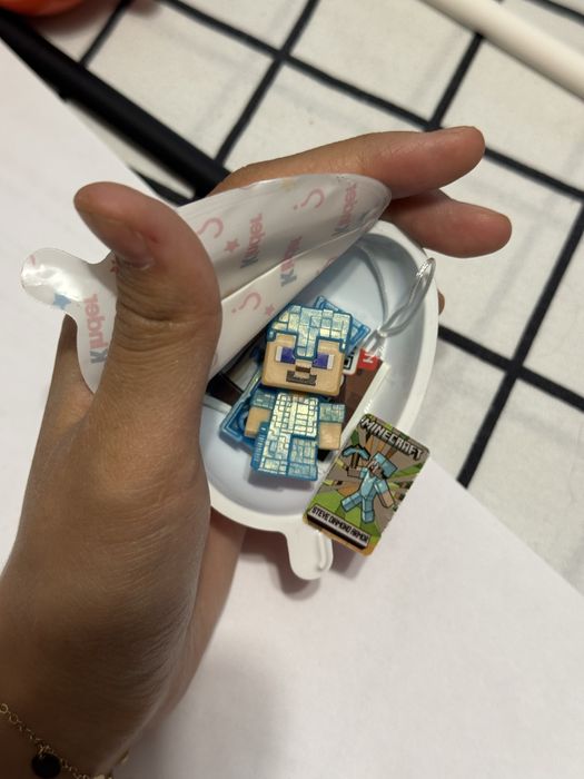 Киндер Майнкрафт, Kinder Joy Minecraft