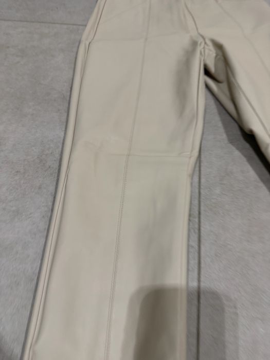 Бежов кожен клин Zara