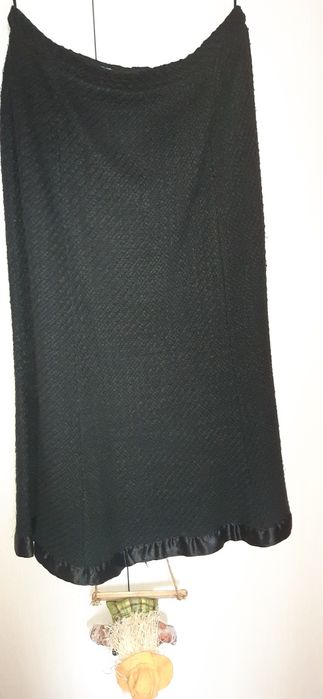 Дамска плътна дълга пола в комбинация със сако- костюм тайор