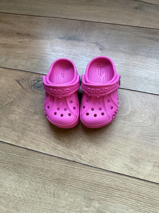 Vand papuci crocs