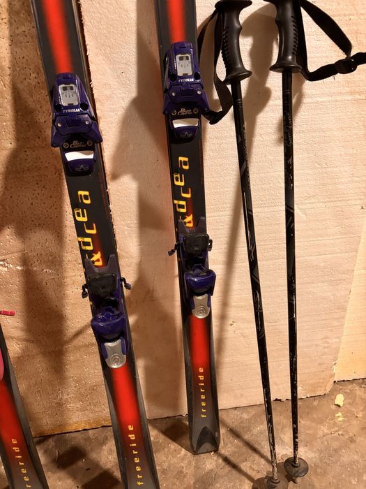 Два чифта ски Carver с два чифта обувка