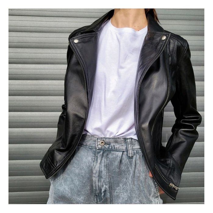 Продаю кожаную куртку размер М