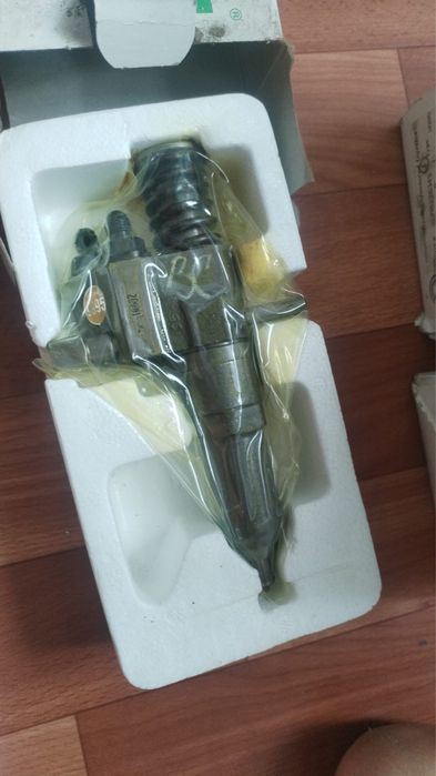 Продам форсунки Detroit
