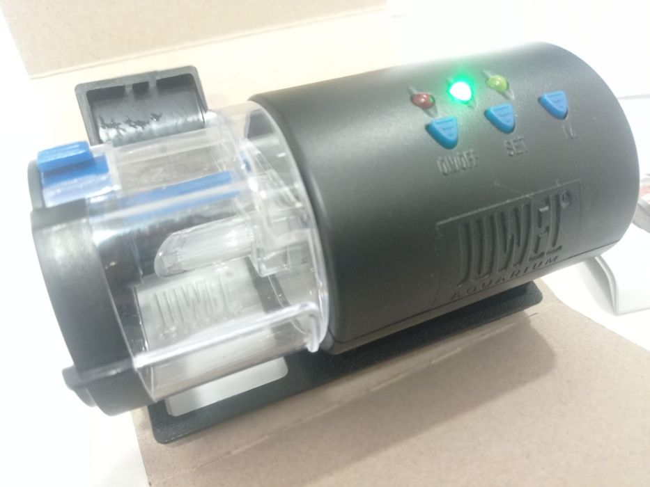 Автоматична хранилка за аквариум