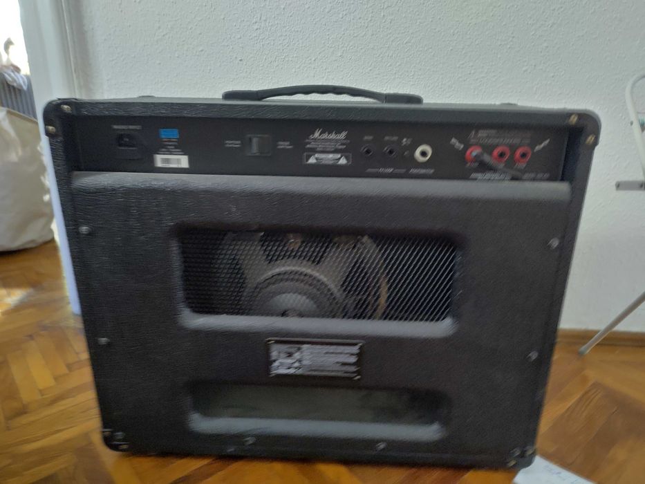 Marshall tube amplifier  Marshall DSL40C 40W