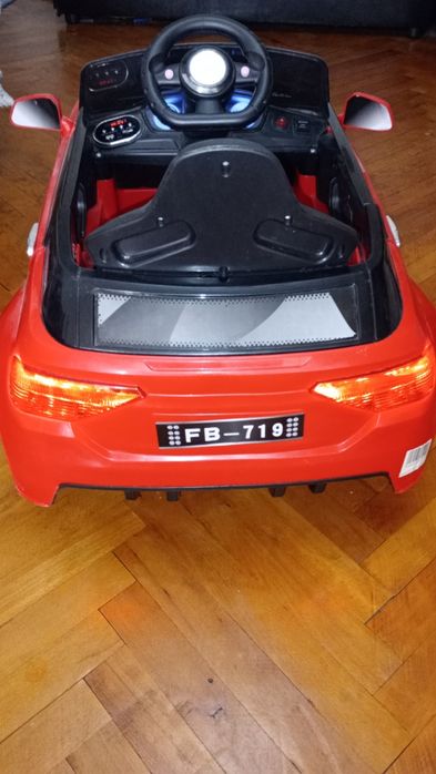 Детска кола / с дистанционно за родител