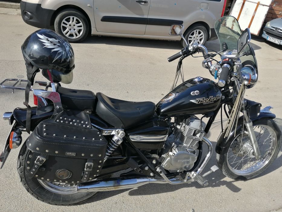 Продавам Чопър Хонда Ребел-125