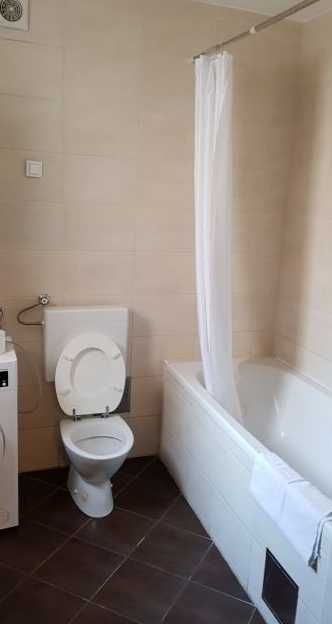 Дава се под наем Двустаен апартамент в Пловдив, Център - 46 кв.м за 158.1 € - Снимка #2