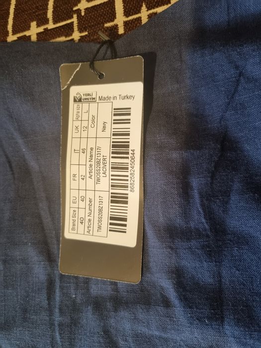 Top scurt nou cu eticheta Trendyol