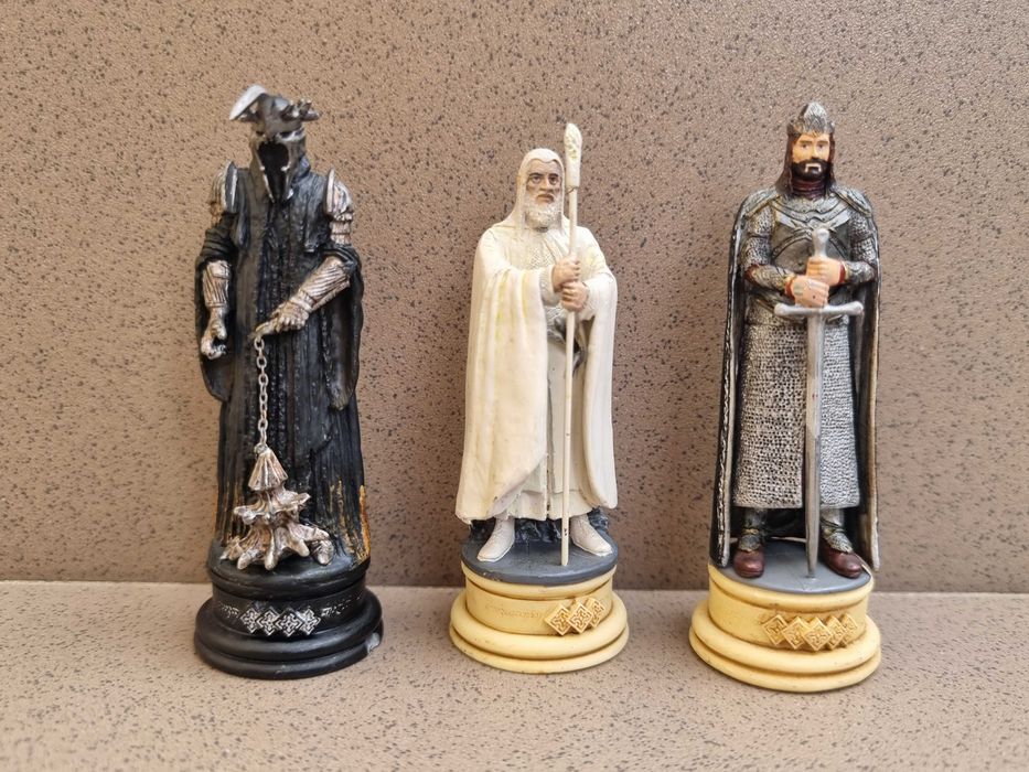Lot 3 piese de sah colectia Eaglemoss Lord of the Rings