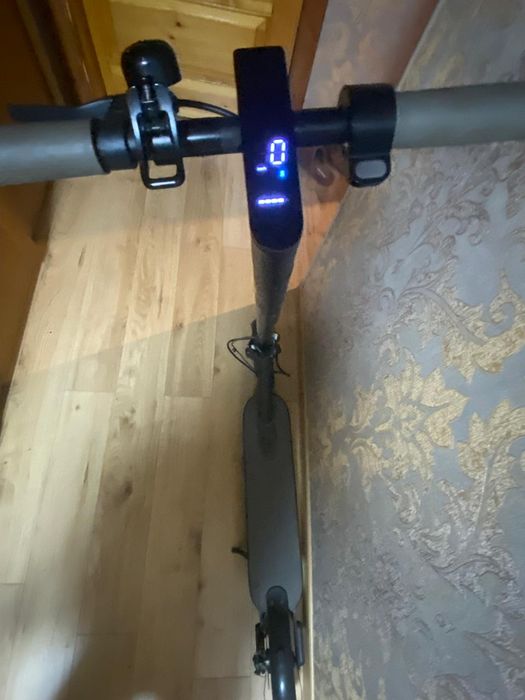 Продам электросамокат ксиоми 1s