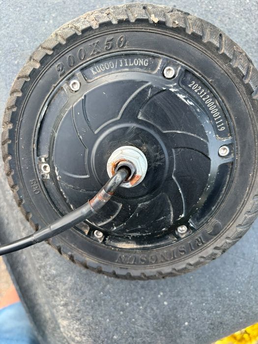 Vând motor pentru trotineta electrica gucookirin se max 500w