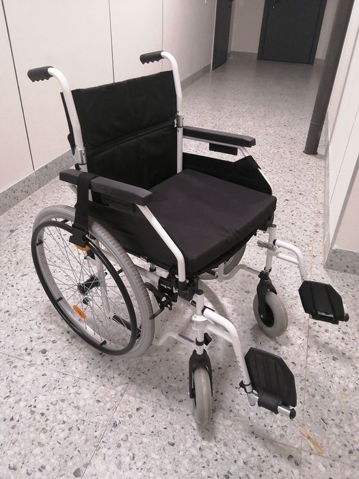 Инвалидная коляска