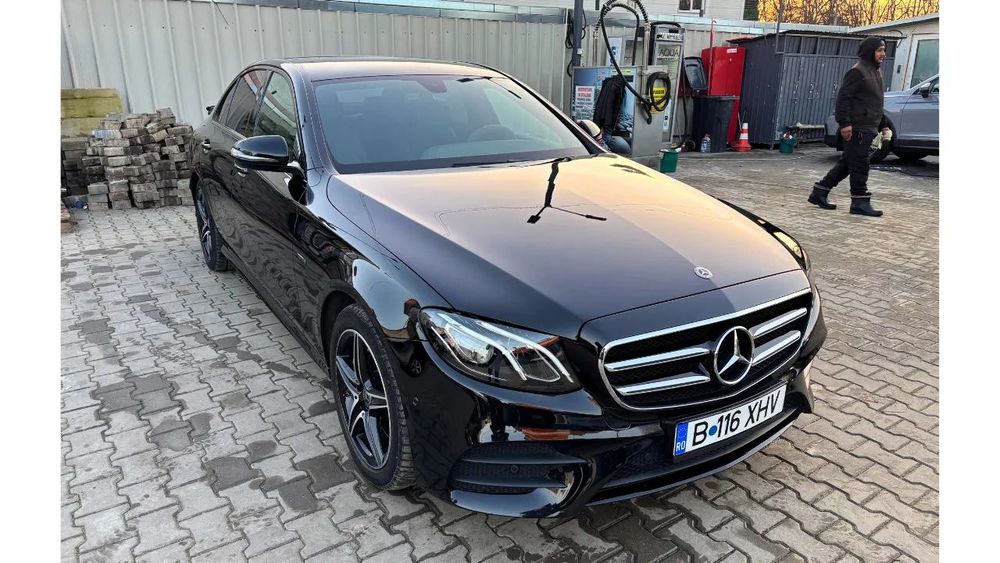 Mercedes-Benz E Mercedes-Benz E 300 AMG Plugin Hybrid - 320HP