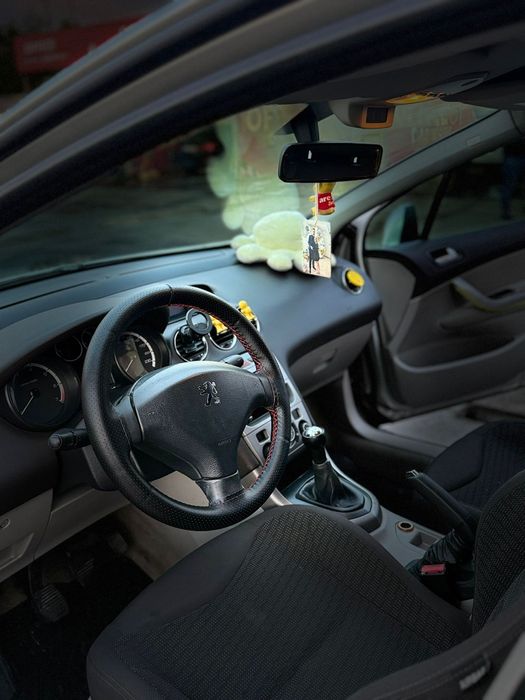 Vând Peugeot 308 benzina cu turbo