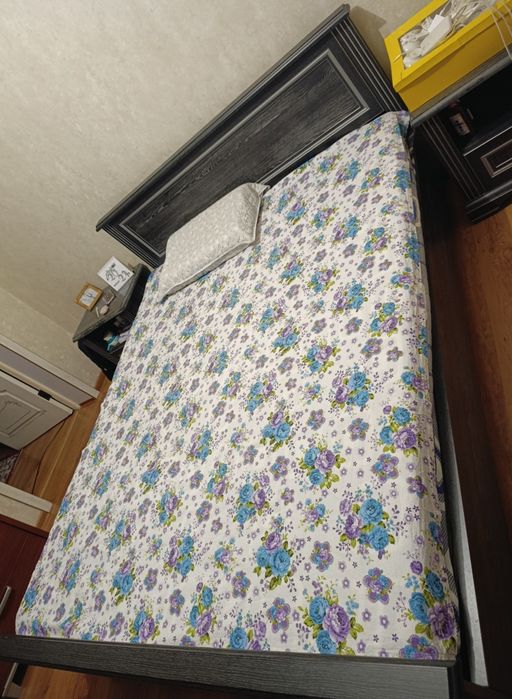 Продается двухспальная кровать