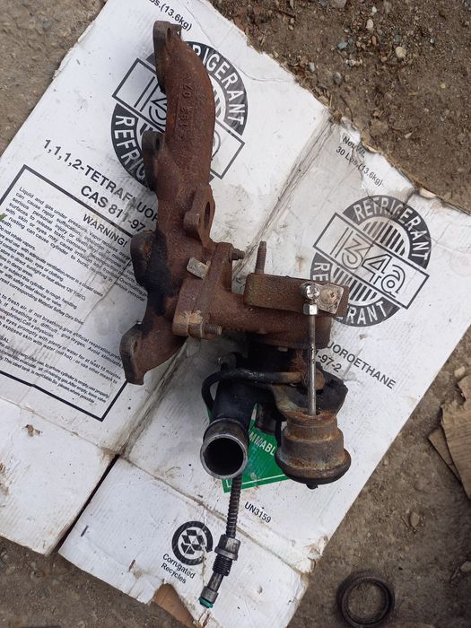 Turbina cu galerie evacuare 1.5dci Dacia Renault Logan Sandero defecta