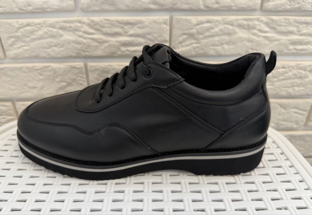 Туфли новые раз/38-й.