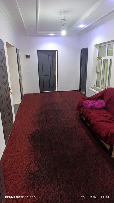 Уй сотилади кўк сарой институтда