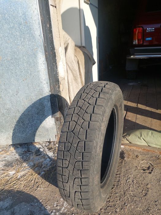 Продам шины на ниву