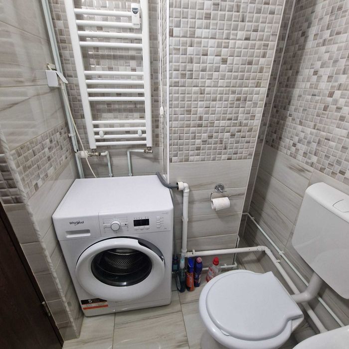 Închiriez garsonieră spațioasă, 30 mp, Craiova – Cartier Rovine, etaj 3