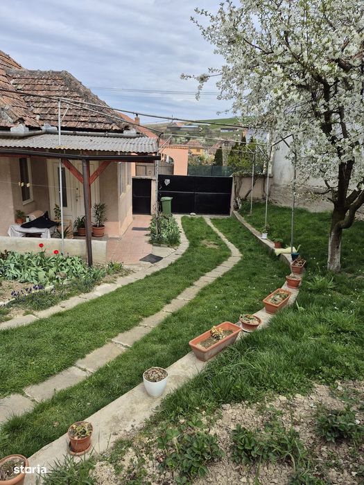 Casa de vanzare