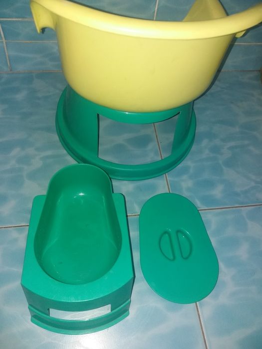 Срочно продается детский горшок-кресло на колёсиках б/у.