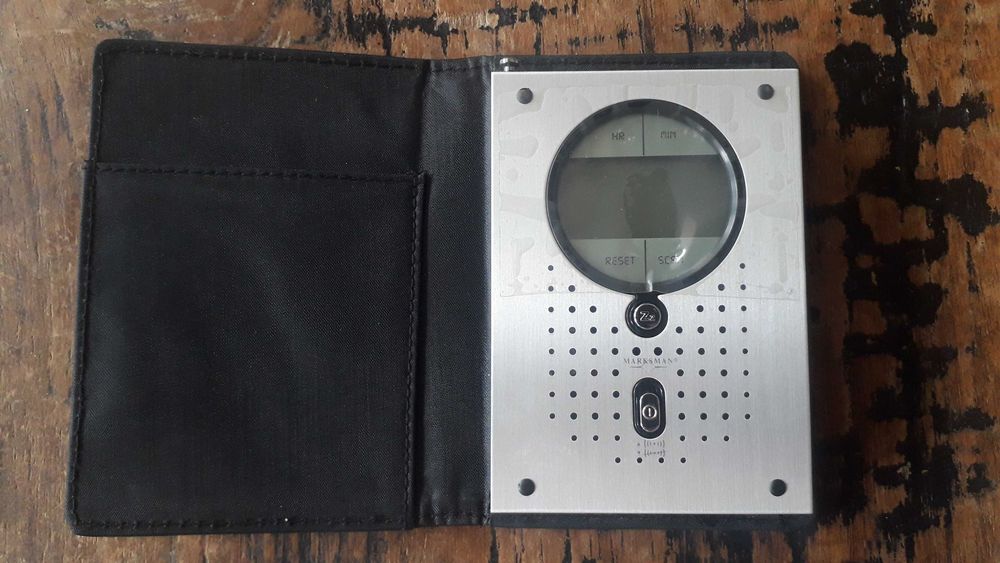 радио транзистор с антена, будилник Marksman в кожен калъф сензорен