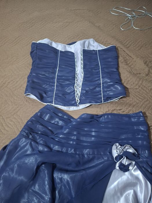 Тъмно синя бална рокля