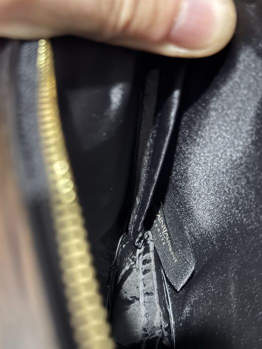 Yves Saint Laurent bag poseta geanta farduri